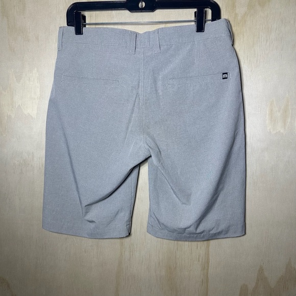 Travis Mathew Men’s Golf Shorts Beige Size 30 10” Inseam - Picture 6 of 8